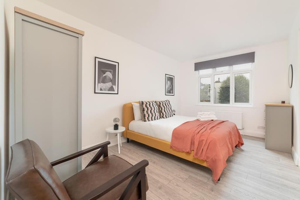 Two Bedroom Apartment By Buonomo Stays Short Lets & Serviced Accommodation In Balham With Balcony Лондон Екстер'єр фото