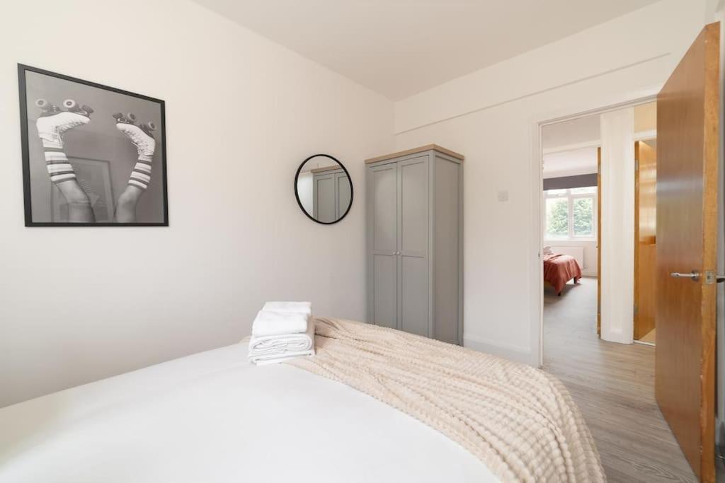 Two Bedroom Apartment By Buonomo Stays Short Lets & Serviced Accommodation In Balham With Balcony Лондон Екстер'єр фото