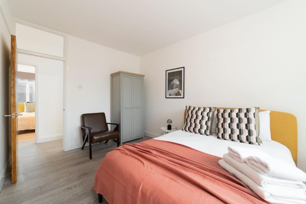 Two Bedroom Apartment By Buonomo Stays Short Lets & Serviced Accommodation In Balham With Balcony Лондон Екстер'єр фото